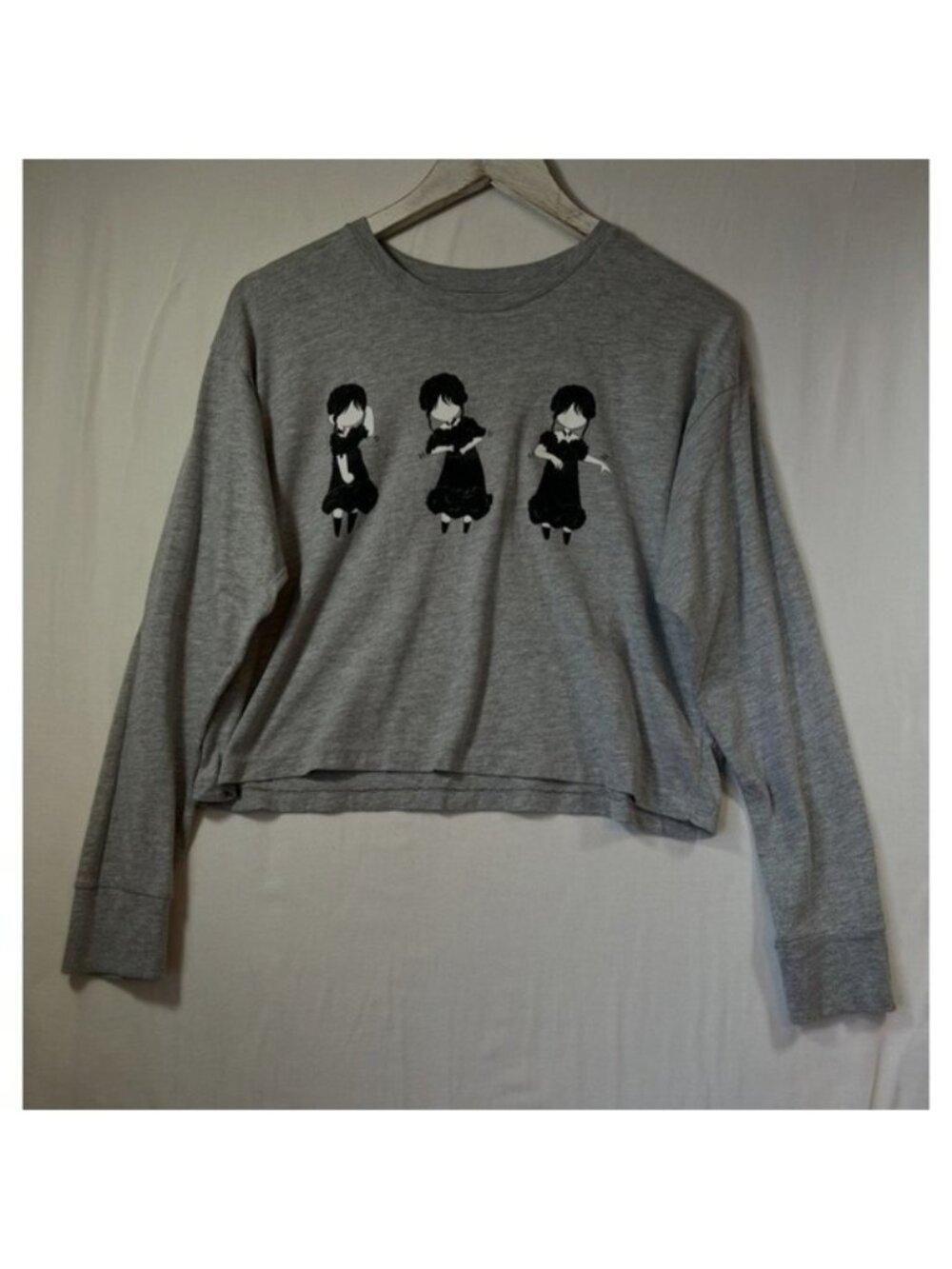 Wednesday Addams Dance Graphic Long Sleeve Crop Top‎ Gray Netflix Series Large